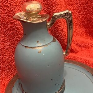 Universal Blue and Silver insulated carafe set.